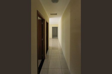 Casa para alugar com 65m², 2 quartos e 1 vaga Casa para alugar com 65m², 2 quartos e 1 vagaCorredor