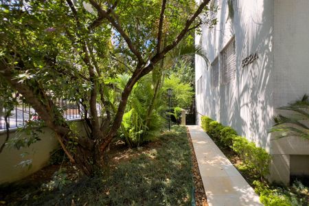 Apartamento à venda com 108m², 2 quartos e 1 vaga Apartamento à venda com 108m², 2 quartos e 1 vagaEntrada