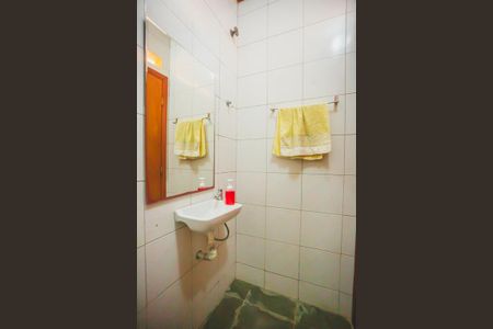 Casa à venda com 300m², 3 quartos e 3 vagas Casa à venda com 300m², 3 quartos e 3 vagasBanheiro de Serviço 2