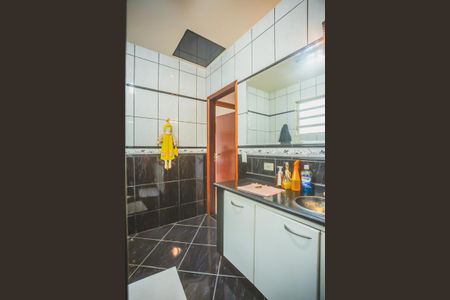 Casa à venda com 300m², 3 quartos e 3 vagas Casa à venda com 300m², 3 quartos e 3 vagasBanheiro