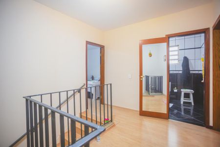 Casa à venda com 300m², 3 quartos e 3 vagas Casa à venda com 300m², 3 quartos e 3 vagasCorredor - Quartos