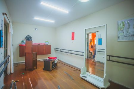 Casa à venda com 300m², 3 quartos e 3 vagas Casa à venda com 300m², 3 quartos e 3 vagasQuarto de Serviço