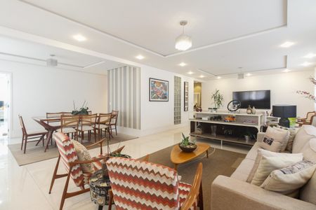 Apartamento à venda com 250m², 3 quartos e 3 vagasSala