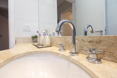 Apartamento à venda com 250m², 3 quartos e 3 vagasBanheiro da Suíte 2