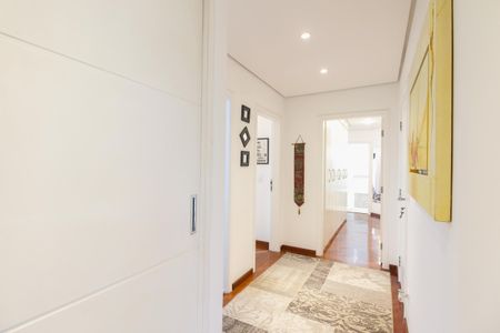 Apartamento à venda com 250m², 3 quartos e 3 vagasCorredor de Acesso aos Quartos