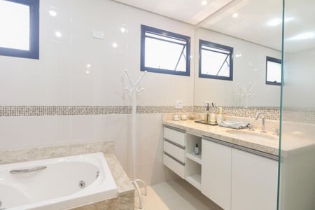 Apartamento à venda com 250m², 3 quartos e 3 vagasBanheiro da  Suíte 1