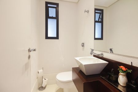 Apartamento à venda com 250m², 3 quartos e 3 vagasLavabo