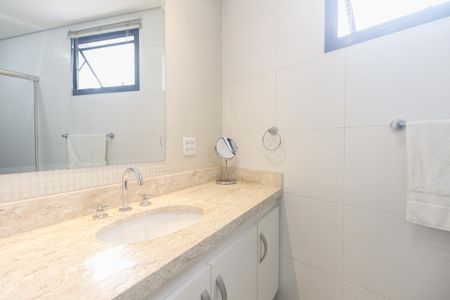 Apartamento à venda com 250m², 3 quartos e 3 vagasBanheiro da Suíte 3