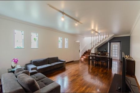 Casa à venda com 165m², 3 quartos e 2 vagasSala