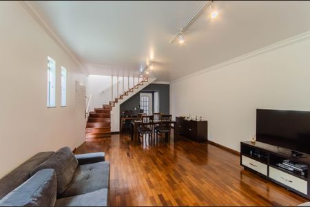 Casa à venda com 165m², 3 quartos e 2 vagasSala