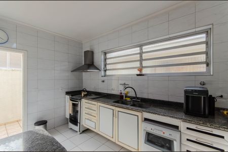 Casa à venda com 165m², 3 quartos e 2 vagasCozinha