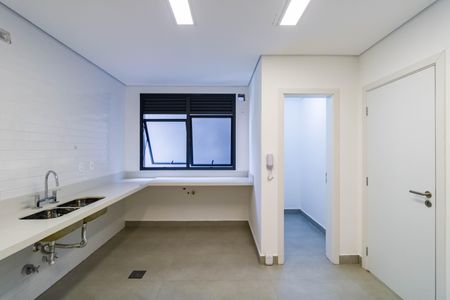 Casa de condomínio à venda com 515m², 4 quartos e 4 vagasCozinha