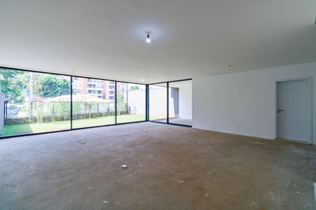 Casa de condomínio à venda com 515m², 4 quartos e 4 vagasSala