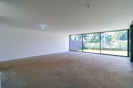 Casa de condomínio à venda com 515m², 4 quartos e 4 vagasSala