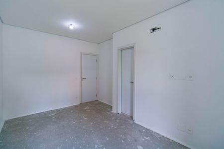 Casa de condomínio à venda com 515m², 4 quartos e 4 vagasSuíte 3