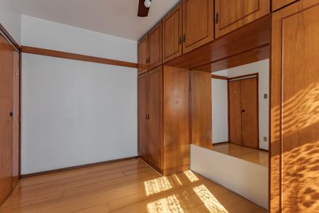 Apartamento à venda com 67m², 2 quartos e 1 vagaQuarto 2