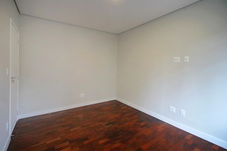 Apartamento à venda com 118m², 4 quartos e 2 vagasQuarto 3