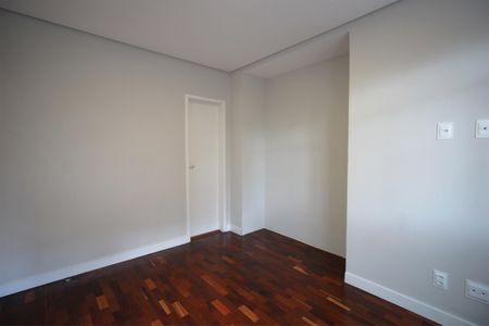 Apartamento à venda com 118m², 4 quartos e 2 vagasSuite