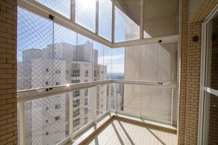 Apartamento à venda com 143m², 3 quartos e 2 vagas Apartamento à venda com 143m², 3 quartos e 2 vagasVaranda gourmet