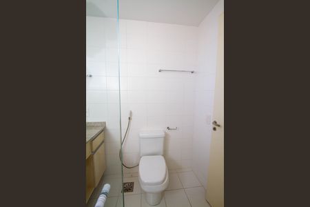 Apartamento à venda com 143m², 3 quartos e 2 vagas Apartamento à venda com 143m², 3 quartos e 2 vagasBanheiro da Suíte