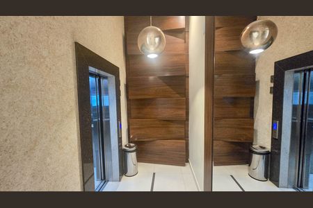 Apartamento à venda com 143m², 3 quartos e 2 vagas Apartamento à venda com 143m², 3 quartos e 2 vagasHall de entrada