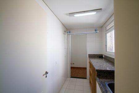 Apartamento à venda com 143m², 3 quartos e 2 vagas Apartamento à venda com 143m², 3 quartos e 2 vagasÁrea de Serviço