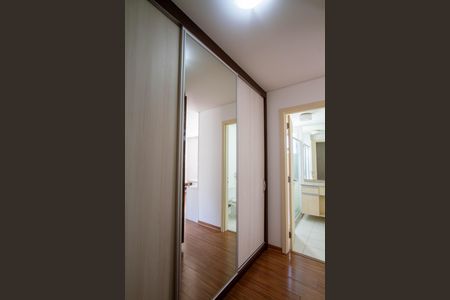 Apartamento à venda com 143m², 3 quartos e 2 vagas Apartamento à venda com 143m², 3 quartos e 2 vagasCloset Suíte