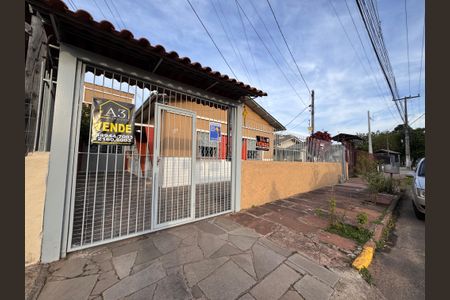 Casa à venda com 158m², 3 quartos e 1 vaga Casa à venda com 158m², 3 quartos e 1 vagaFachada