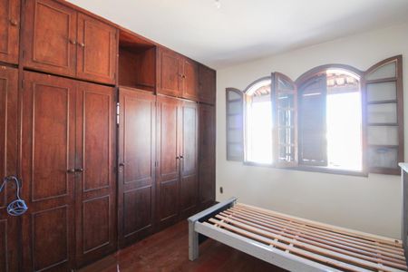 Casa à venda com 280m², 4 quartos e 1 vagaSuíte