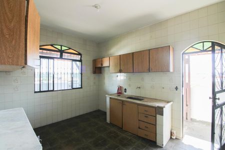 Casa à venda com 280m², 4 quartos e 1 vagaCozinha
