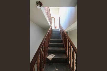 Casa à venda com 280m², 4 quartos e 1 vagaEscada