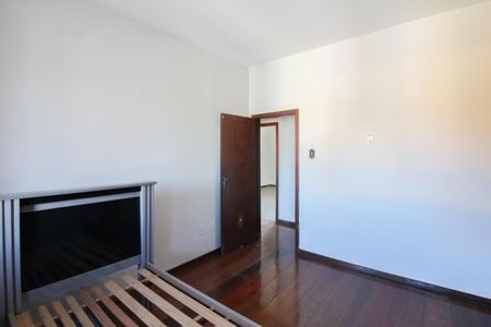 Casa à venda com 280m², 4 quartos e 1 vagaSuíte