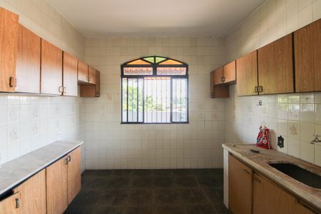 Casa à venda com 280m², 4 quartos e 1 vagaCozinha