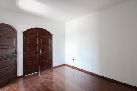 Casa à venda com 280m², 4 quartos e 1 vagaSala