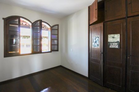 Casa à venda com 280m², 4 quartos e 1 vagaQuarto 2