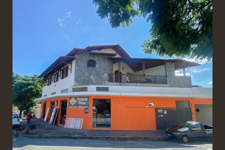 Casa à venda com 280m², 4 quartos e 1 vagaFachada