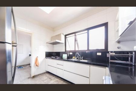 Apartamento à venda com 220m², 4 quartos e 4 vagasFoto 01