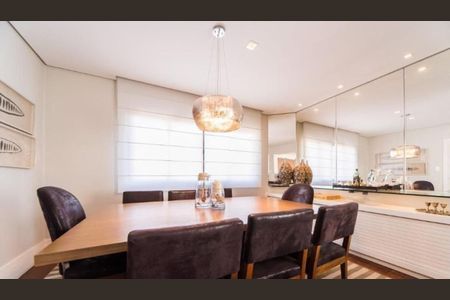 Apartamento à venda com 220m², 4 quartos e 4 vagasFoto 01