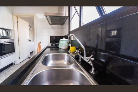 Apartamento à venda com 220m², 4 quartos e 4 vagasFoto 01