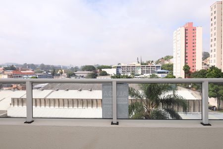 Apartamento à venda com 46m², 2 quartos e 1 vagaPlaca instalada no vidro da sacada (4ºandar)