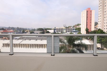 Apartamento à venda com 46m², 2 quartos e 1 vagaPlaca instalada no vidro da sacada (4ºandar)
