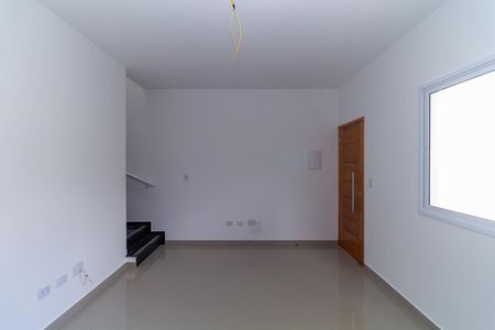 Casa à venda com 87m², 2 quartos e 2 vagas Casa à venda com 87m², 2 quartos e 2 vagasSala
