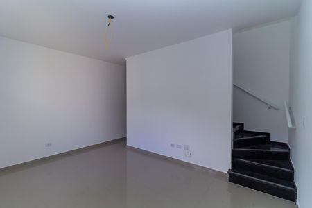 Casa à venda com 87m², 2 quartos e 2 vagas Casa à venda com 87m², 2 quartos e 2 vagasSala