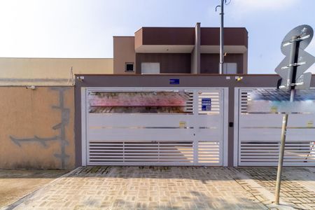 Casa à venda com 87m², 2 quartos e 2 vagas Casa à venda com 87m², 2 quartos e 2 vagasFachada