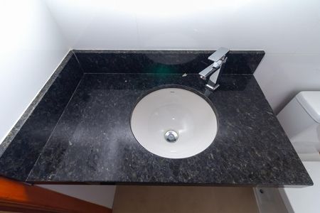 Casa à venda com 87m², 2 quartos e 2 vagas Casa à venda com 87m², 2 quartos e 2 vagasBanheiro da Suíte 2