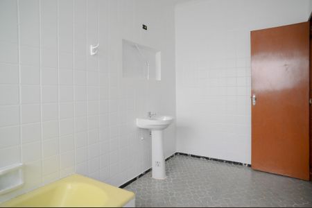 Casa para alugar com 180m², 3 quartos e 2 vagasBanheiro Social