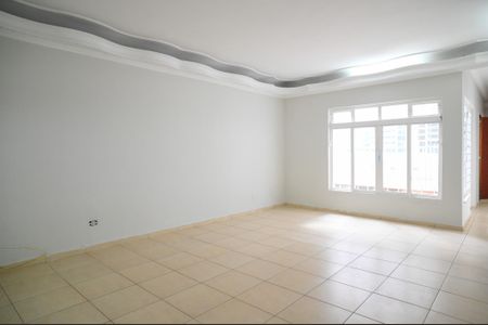 Casa para alugar com 180m², 3 quartos e 2 vagasSala