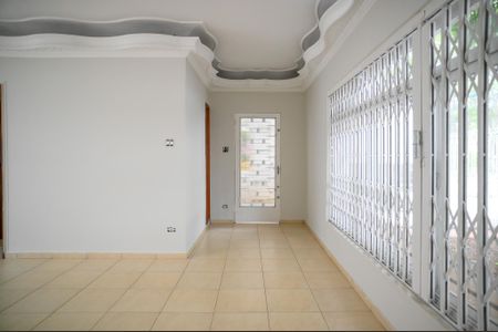 Casa para alugar com 180m², 3 quartos e 2 vagasSala