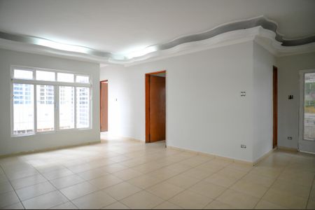 Casa para alugar com 180m², 3 quartos e 2 vagasSala