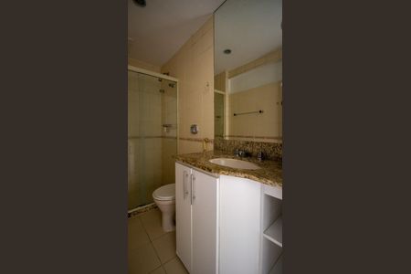 Casa de condomínio para alugar com 110m², 4 quartos e 1 vaga Casa de condomínio para alugar com 110m², 4 quartos e 1 vagaBanheiro da Suíte 3